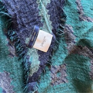 Aritzia Wilfred Patterned 100% Wool Triangle Scarf